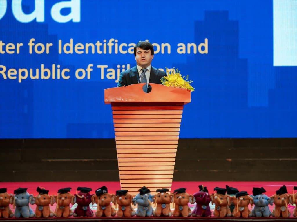 ҒАЛАБАИ МУТЛАҚ: ДУРАХШИ ДАСТАИ ТОҶИКИСТОН ДАР ОЛИМПИАДАИ МАТЕМАТИКИИ АНГКОР–2025