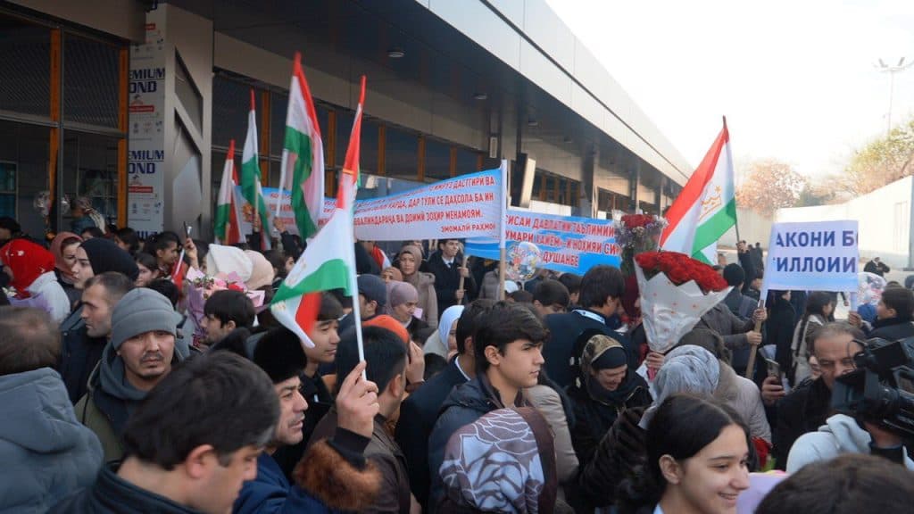 ДАСТАИ МУНТАХАБИ ТОҶИКИСТОН БО 51 МЕДАЛ БА ВАТАН БАРГАШТ thumbnail 2