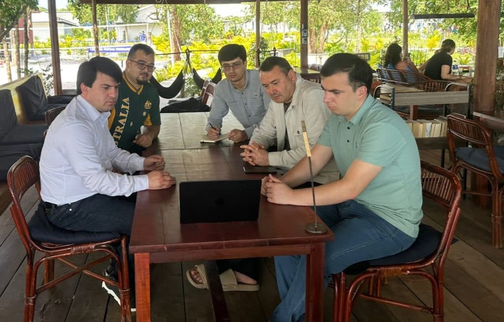 САДОИ ПАЁМ ДАР ОСИЁИ ҶАНУБУ ШАРҚӢ: ГӮШ БА ҲАРФИ ПЕШВО БОЯД КУНЕМ thumbnail 3