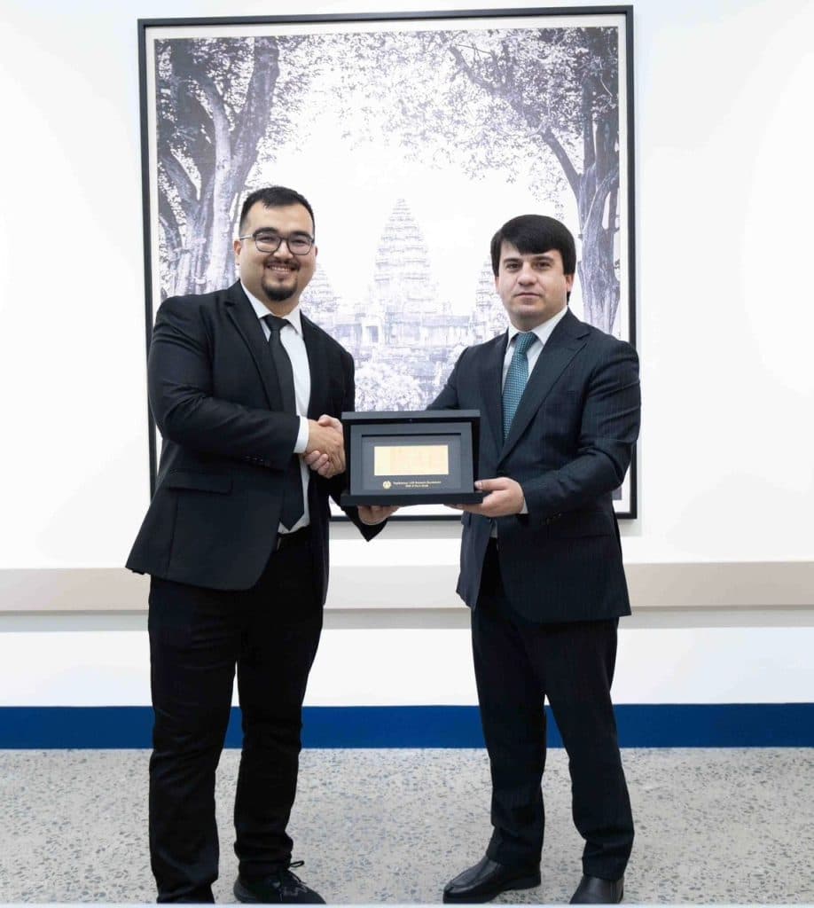 ТАҚВИЯТИ ҲАМКОРИҲОИ БАЙНАЛМИЛАЛӢ: МУЛОҚОТ БО РАЁСАТИ ФЕДЕРАТСИЯИ ХИЗМАТРАСОНИҲОИ ТАЪЛИМӢ ВА ИМЗОИ ЁДДОШТИ ТАФОҲУМ БО ШИРКАТИ АКАДЕМИИ «Bright» thumbnail 3