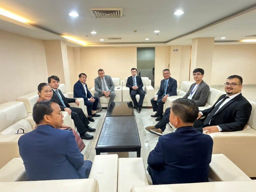 ТАҚВИЯТИ ҲАМКОРИҲОИ БАЙНАЛМИЛАЛӢ: МУЛОҚОТ БО РАЁСАТИ ФЕДЕРАТСИЯИ ХИЗМАТРАСОНИҲОИ ТАЪЛИМӢ ВА ИМЗОИ ЁДДОШТИ ТАФОҲУМ БО ШИРКАТИ АКАДЕМИИ «Bright» thumbnail 5