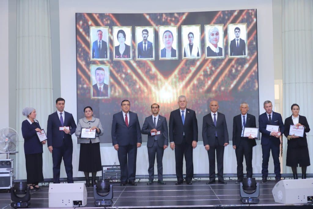 МАРОСИМИ ҶАМЪБАСТИ ОЛИМПИАДАҲОИ ҶУМҲУРИЯВӢ, БАЙНАЛМИЛАЛӢ ВА ҲАВАСМАНДСОЗИИ ОМӮЗГОРОНИ ПЕШСАФИ ҲАРАКАТИ ОЛИМПӢ ДАР СОЛИ 2025 thumbnail 35