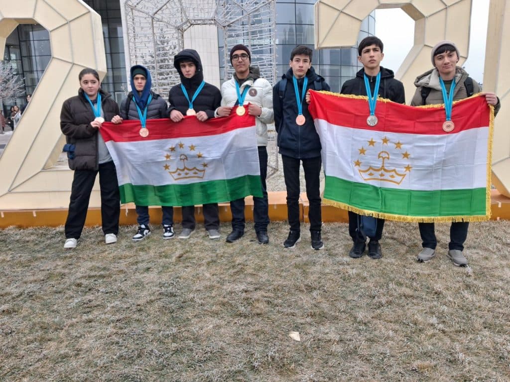 ХОНАНДАГОНИ ТОҶИК ДАР ОЛИМПИАДАИ ЖАУТИКОВ 7 МЕДАЛ БА ДАСТ ОВАРДАНД! thumbnail 5